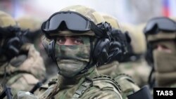 Спецназ "Ахмат" на построении в Чечне