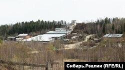 Старое здание обогатительной фабрики в Артемовске