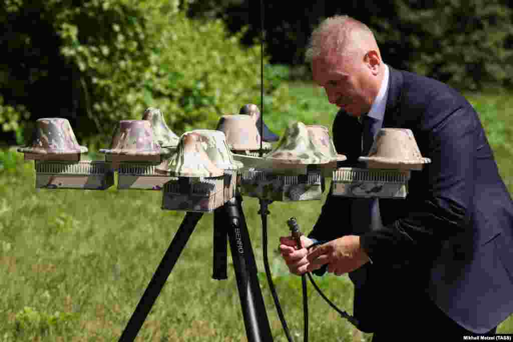 A tripod-mounted anti-drone system being demonstrated in Moscow in June 2023 
