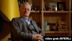 Национальный лидер крымскотатарского народа Мустафа Джемилев во время интервью. Киев, 10 мая 2024 года
