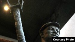 Инициативная группа собирается сформировать группу для организации референдума по вопросу наделения Лужкова должностью «пожизненный мэр города Москвы»