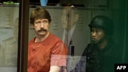 Виктор Бут в суде в Таиланде, 5 октября 2010 г