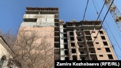 Кыргызстандагы курулуштардын бири. Иллюстрациялык сүрөт.