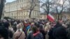 По всей Польше прошли акции в память об умершей беременной женщине