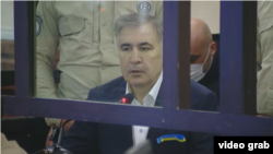 ფოტო არქივიდან: საქართველოს ექსპრეზიდენტი მიხეილ სააკაშვილი სასამართლო პროცესზე 