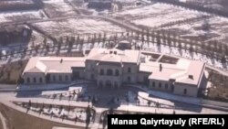 Жители района говорят, что на этой территории дворцы строит "какой-то крутой из КНБ"