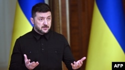 Президент також заявив, що визначив «наступні завдання» для очільника Дніпропетровської обласної військової адміністрації Сергія Лисака і подякував йому за роботу