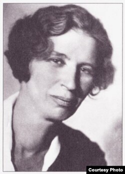 Елена Усиевич.