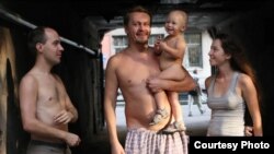 Активисты группы "Война": Лёня, Вор, Каспер и Коза