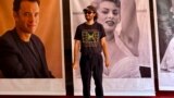 Данила Ткаченко у фоторабот Грациано Аричи на выставке "Статичное кино"