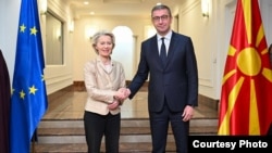 Predsednica Evropske komisije Ursula fon der Lajen i premijer Severne Makedonije Hristijan Mickovski, 15. oktobar 2025, Skoplje.